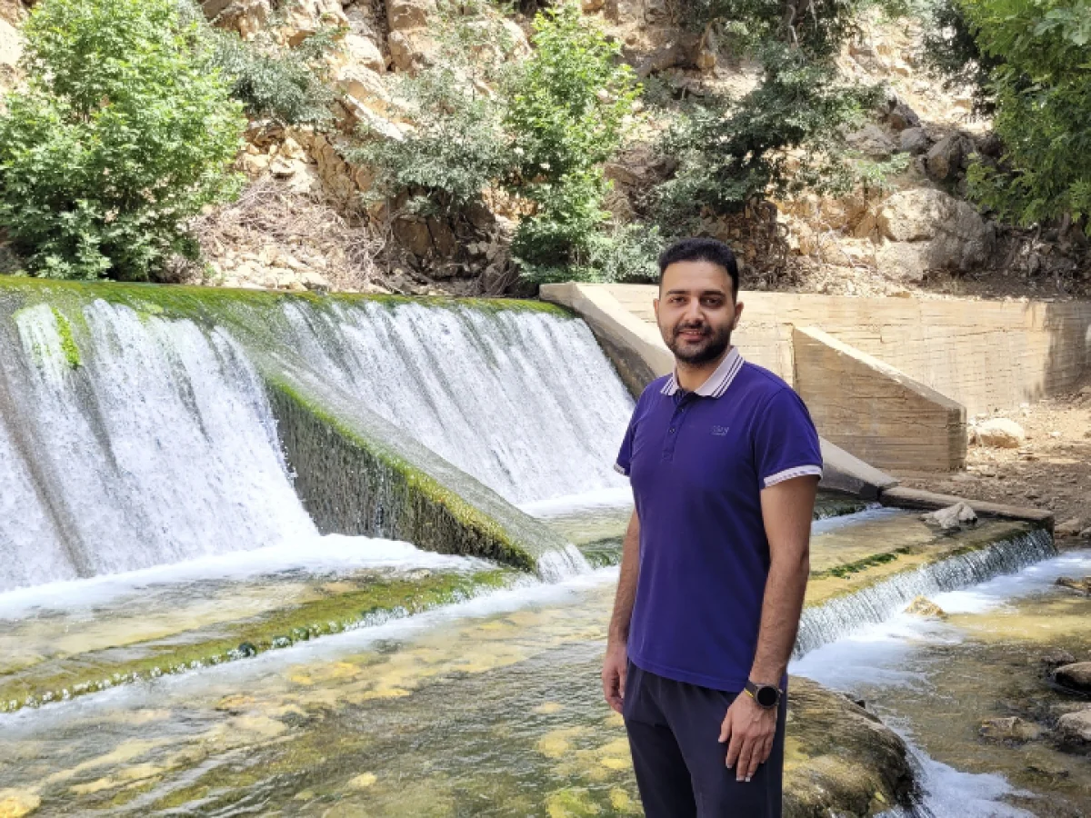 شب مانی در کنار چشمه پلنگی